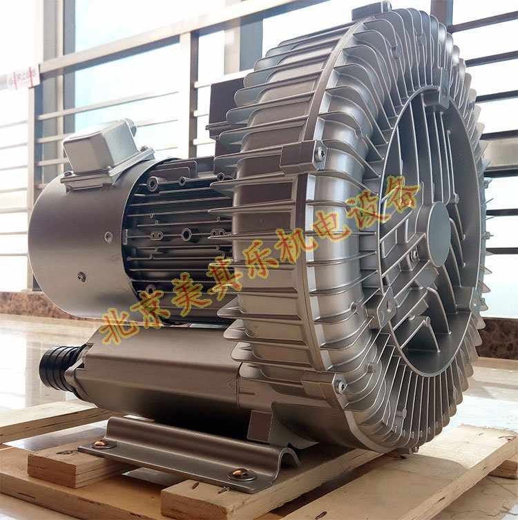 變頻高壓鼓風(fēng)機圖片